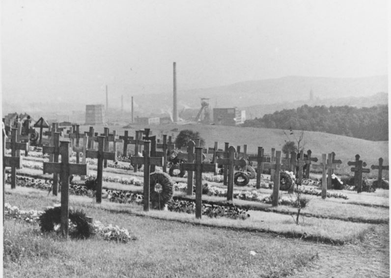 Ehrenfriedhof am Ende des heutigen Schlesierweg